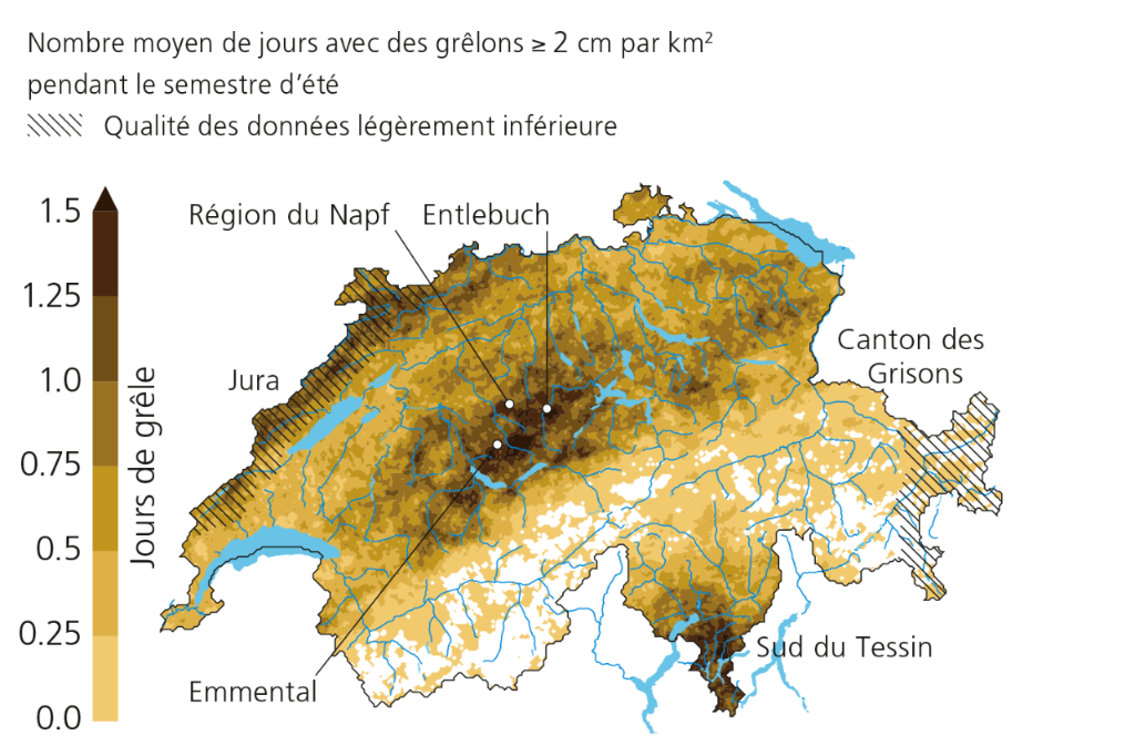 Nombre moyen de jours avec des grêlons  à partir de 2 cm par km2 pendant le semestre d’été. Qualité des données légèrement inférieure le long du Jura et dans l'est des Grisons.